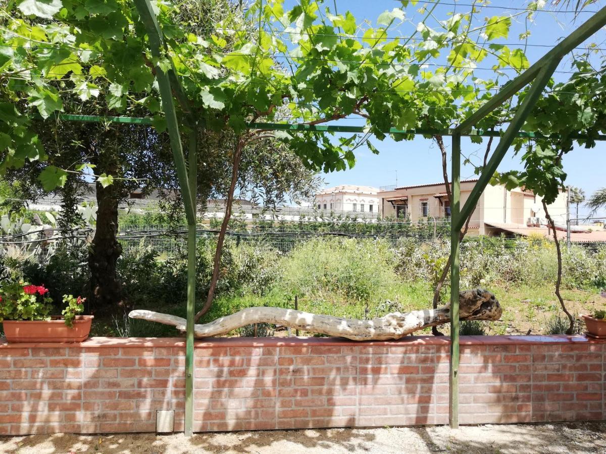 Fabiene Familyholidays Gelsonia Cefalú Exterior foto