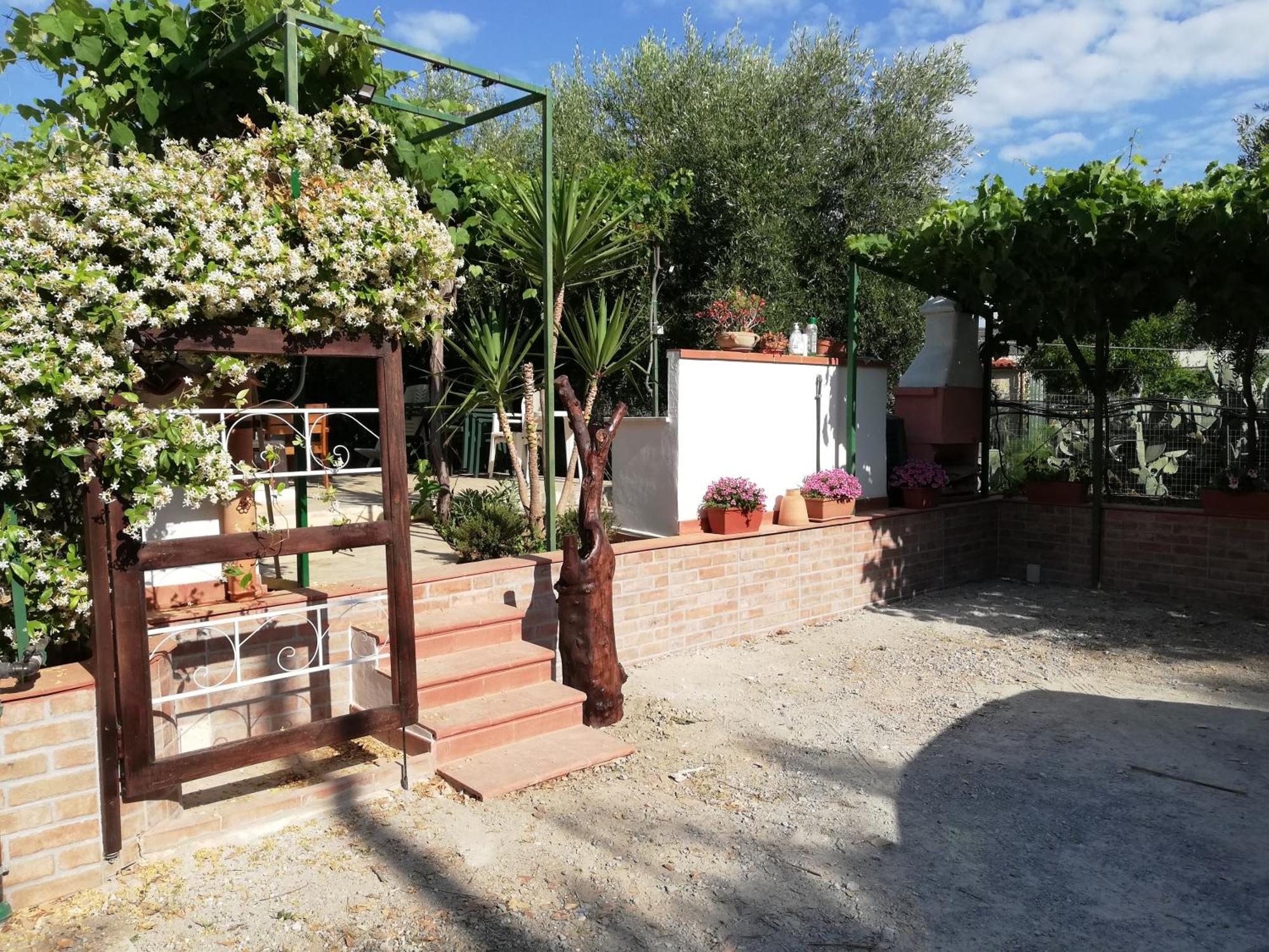 Fabiene Familyholidays Gelsonia Cefalú Exterior foto