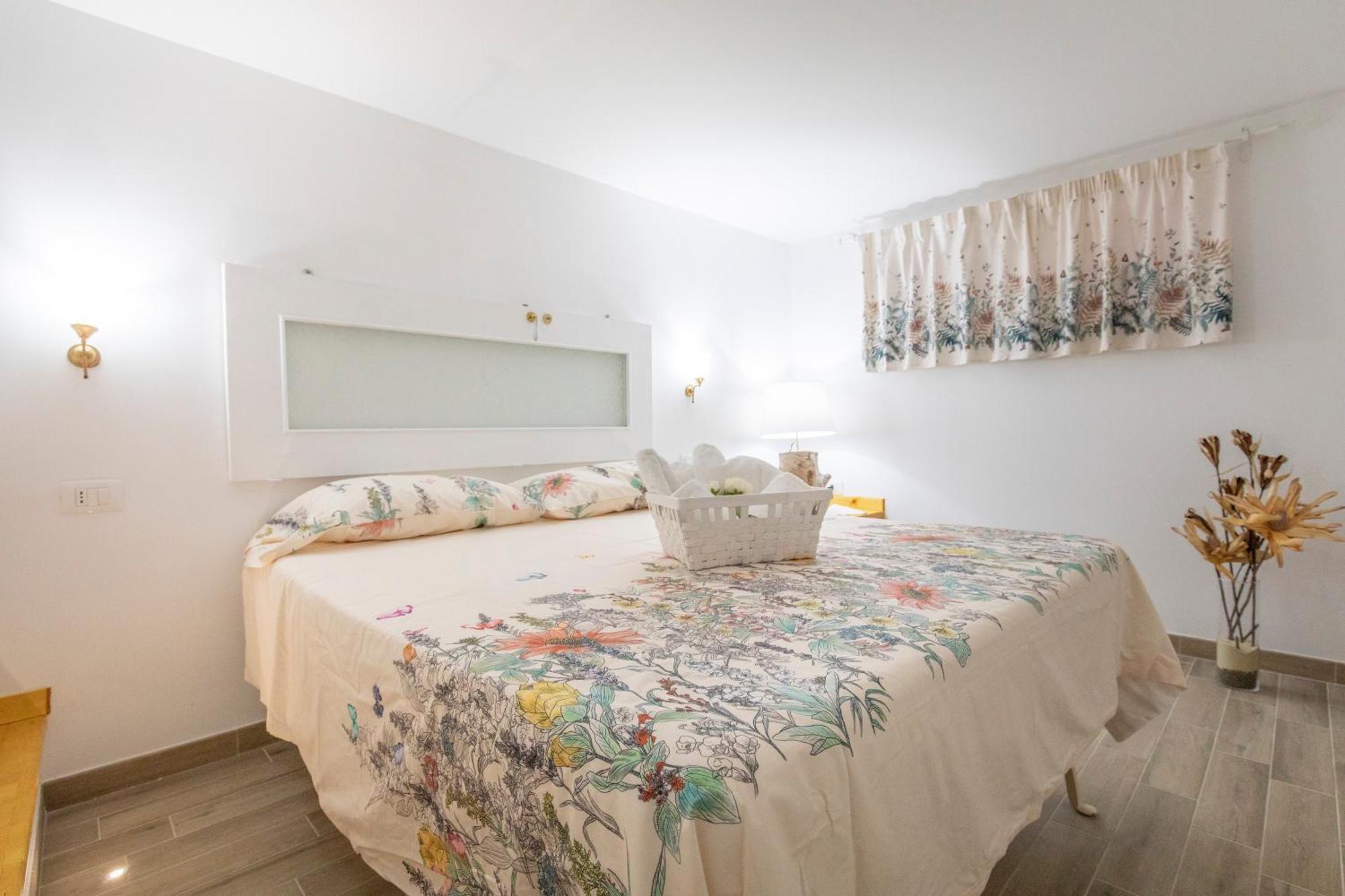 Fabiene Familyholidays Gelsonia Cefalú Exterior foto