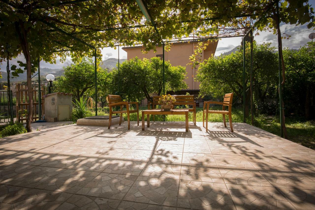 Fabiene Familyholidays Gelsonia Cefalú Exterior foto
